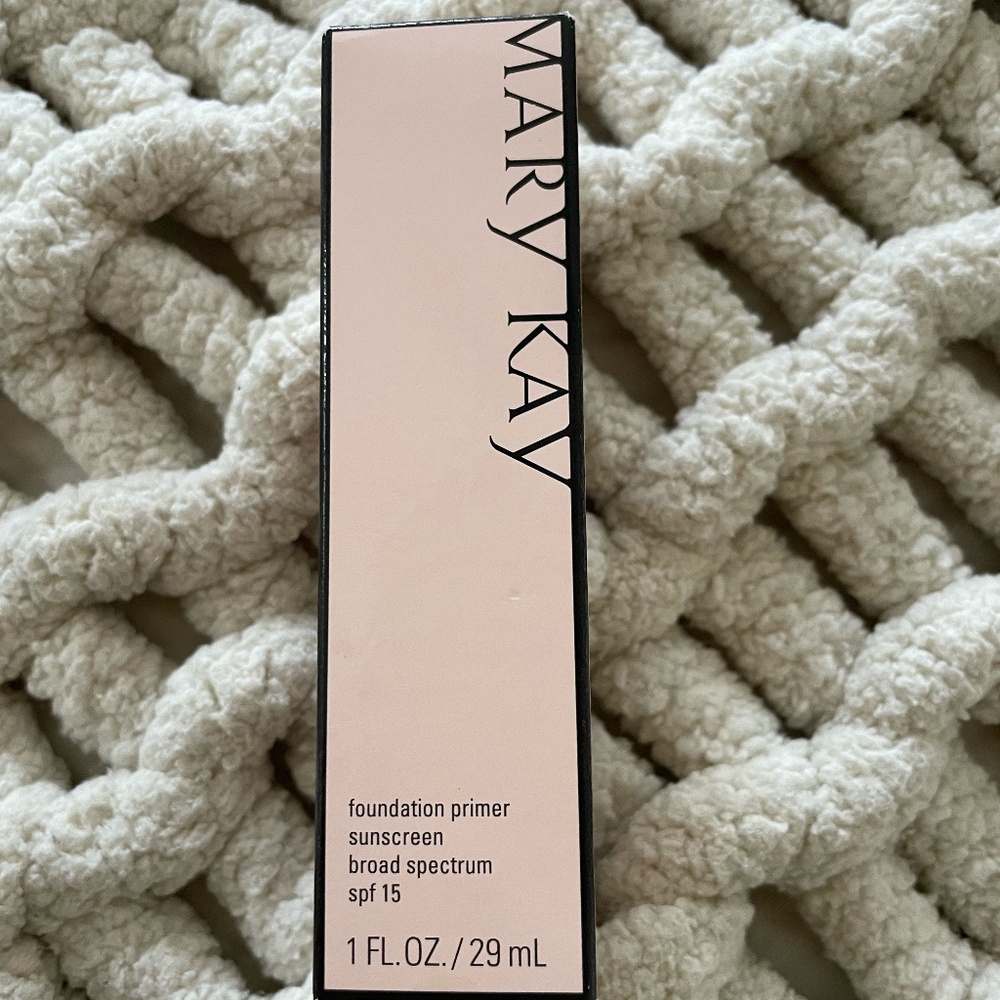 MARY KAY FOUNDATION PRIMER SUNSCREEN BROAD SPECTRUM SPF 15 EXPIRED